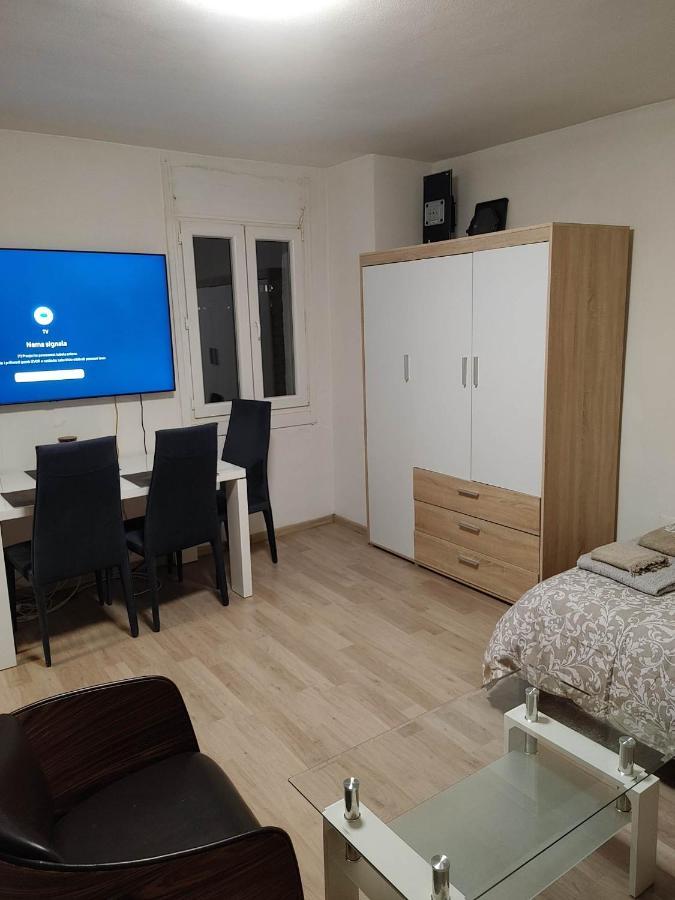 Tomy Apartment Koper Bagian luar foto